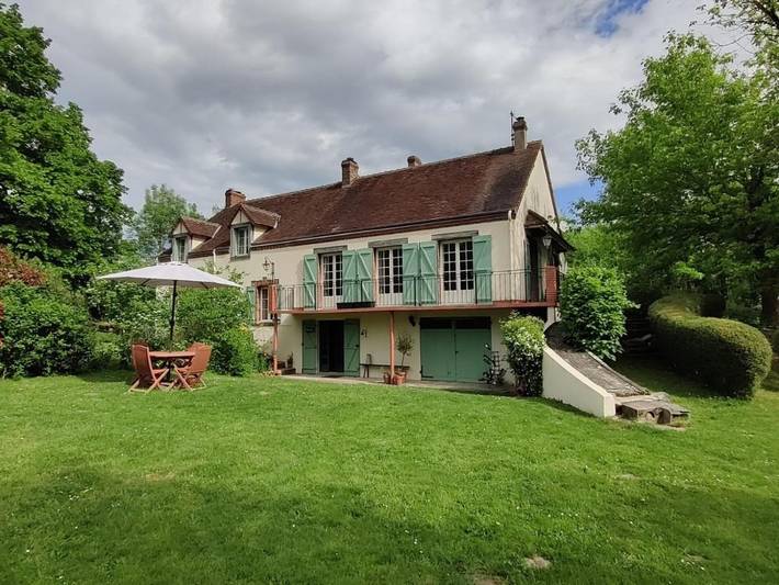 Location de vacances pour 2 personnes, avec jardin ainsi que vue et terrasse à Éguzon-Chantôme - 4