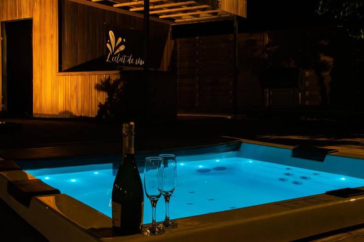 Location de vacances pour 8 personnes, avec vue et terrasse à Sombreffe