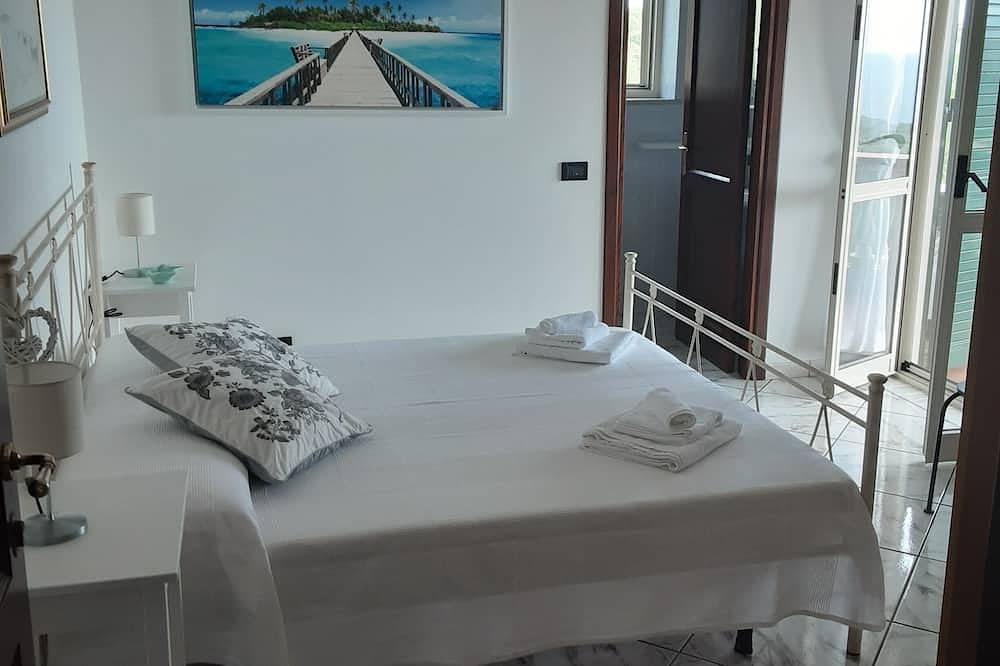 Appartement entier, Appartements Baia-Luna. appartement no. 3 in Camerota, Cilento Coast
