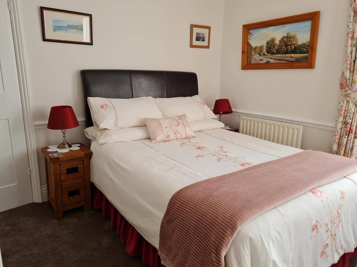 Twin Room with Private Bathroom in Whitby, North York Moors National Park