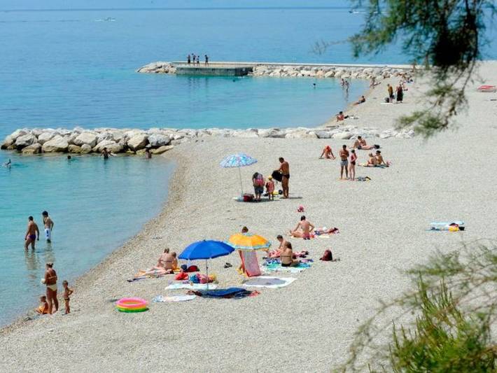 Appartement entier, Mit Blick auf das Wasser in Split, Split-Dalmatie