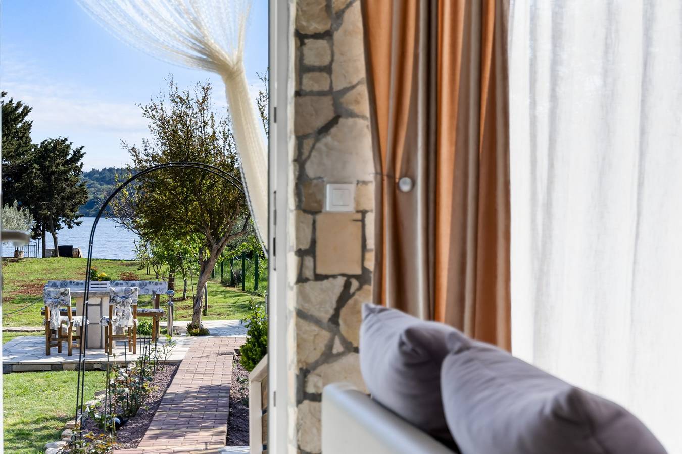Holiday Home Eli with Direct Access to the Sea by in Pomer, Costa sur de Istria