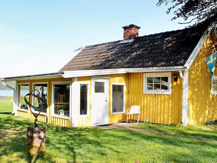 Ferienhaus für 4 Personen, mit Terrasse und Garten sowie Sauna und Seeblick in Skövde