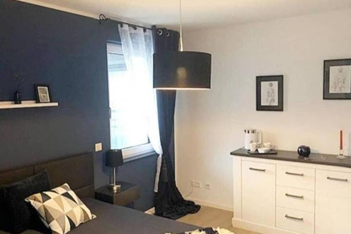 Ganze Wohnung, Geschmackvoller Neubau in Zirndorf in Zirndorf, Landkreis Fürth