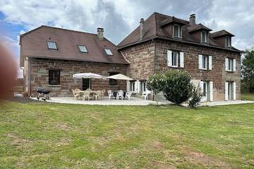 Gîte pour 20 personnes, avec jacuzzi à Saint-Aulaire (Corrèze)