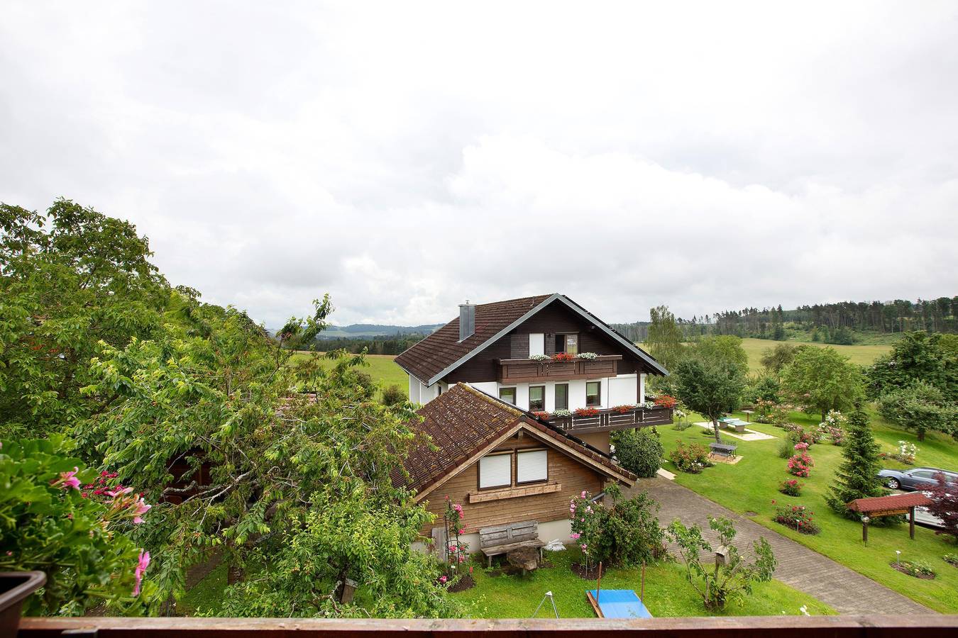 Entire apartment, Apartment 'Haus Dorfschmiede' with Mountain View, Shared Garden and Wi-Fi in Weilheim, Southern Black Forest