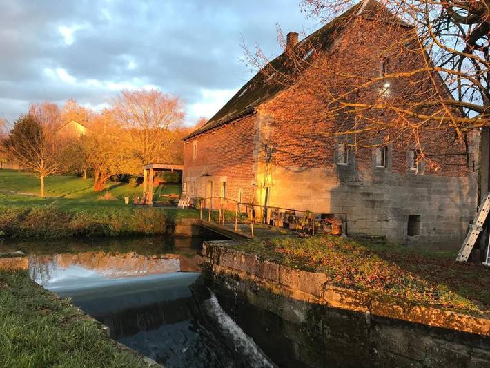 Location de vacances pour 12 personnes, avec Terrasse ainsi que Jardin et Vue à Braives