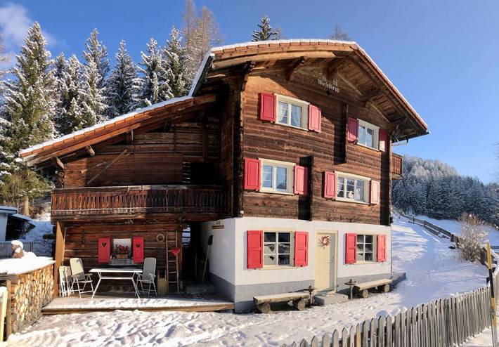 Vakantiewoning voor 6 personen, with Balkon and Terras as well as Tuin and Uitzicht in Arosa
