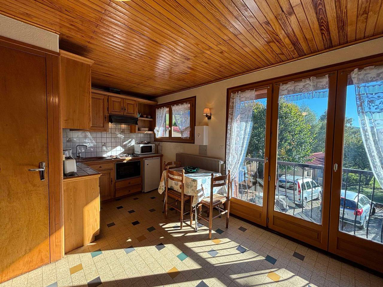 Studio entier, Studio cosy à Autrans, balcon sud, animaux acceptés, parking, pour 3 personnes. in Autrans-Méaudre-en-Vercors, Parc naturel régional du Vercors