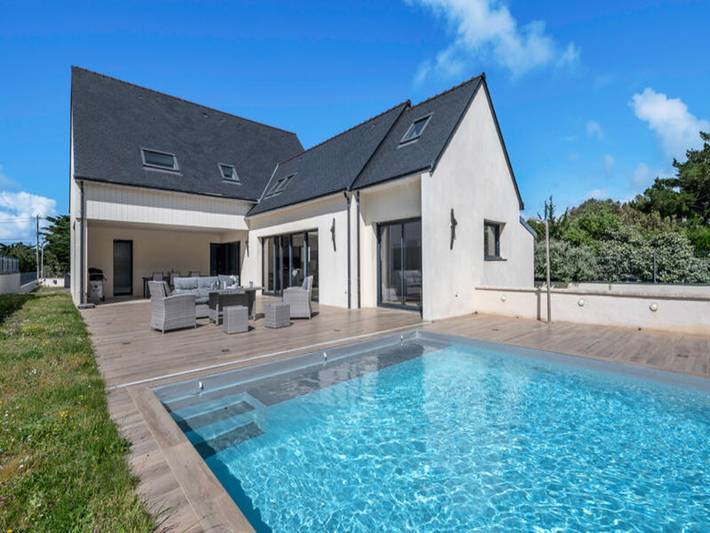 Appartement de vacances pour 10 personnes, avec piscine ainsi que terrasse et jardin