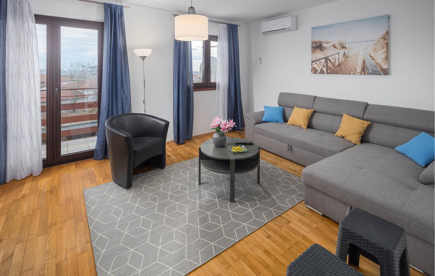 Ganze Ferienwohnung, Charmante 75 m² große Wohnung mit Terrasse, WLAN und Parkplatz in der Nähe von Labinci in Kastelir, Općina Kaštelir - Labinci