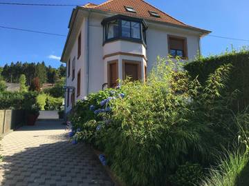 Gîte pour 4 personnes, avec vue et jardin dans Barembach