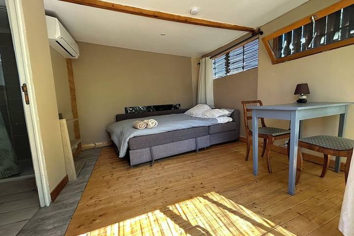 Gîte pour 2 personnes, avec terrasse et jardin à Le Revest-les-Eaux - 3