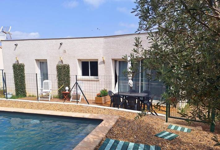 Location de vacances pour 6 personnes, avec piscine ainsi que jardin et vue à Bizanet - 2