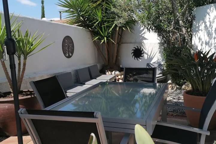 Holiday rental for 6 people, with Hot tub and Terrace as well as Garden in Roses