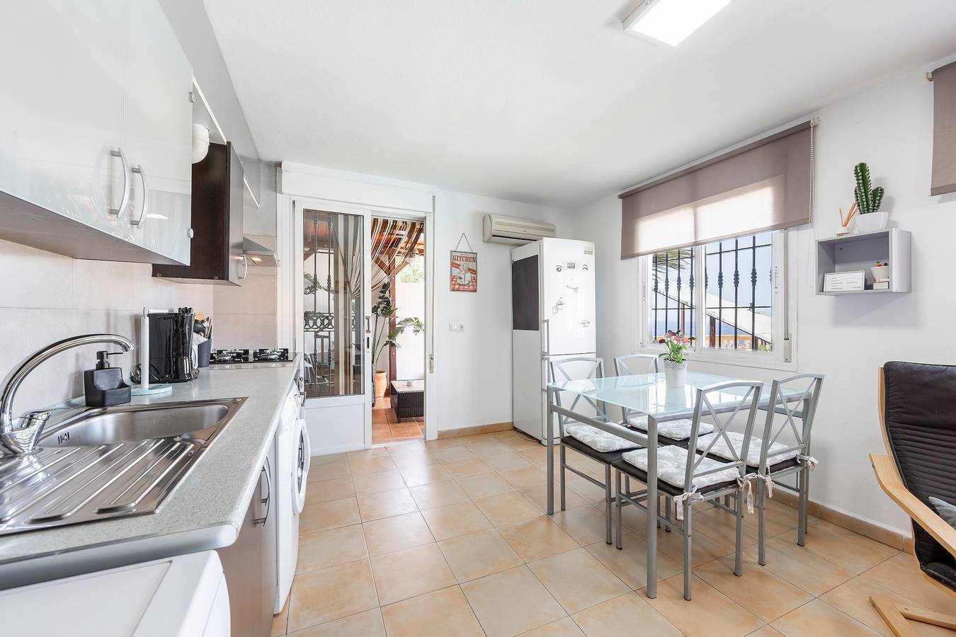 Maison de vacances 'Vista al Mar Ylenia' avec vue sur la mer, piscine, 2 terrasses et Wi-Fi. in Castell del Rey, Almería