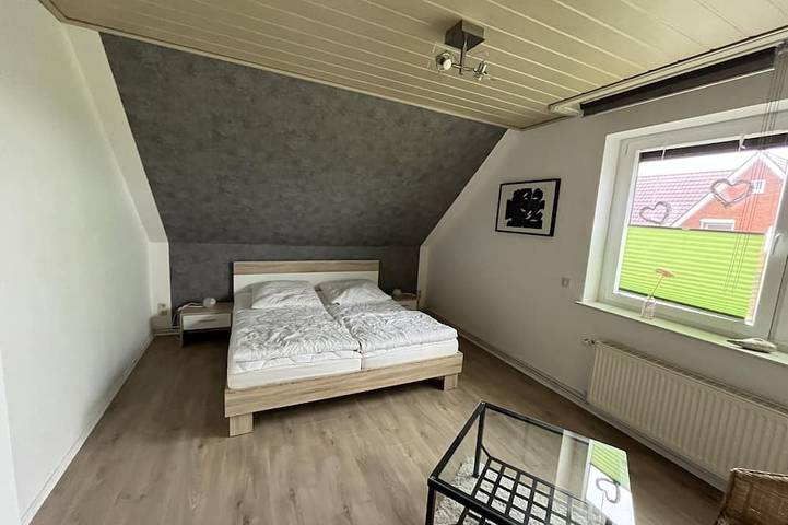 Ferienwohnung für 5 Personen, mit Terrasse und Garten in Nordenham - 2