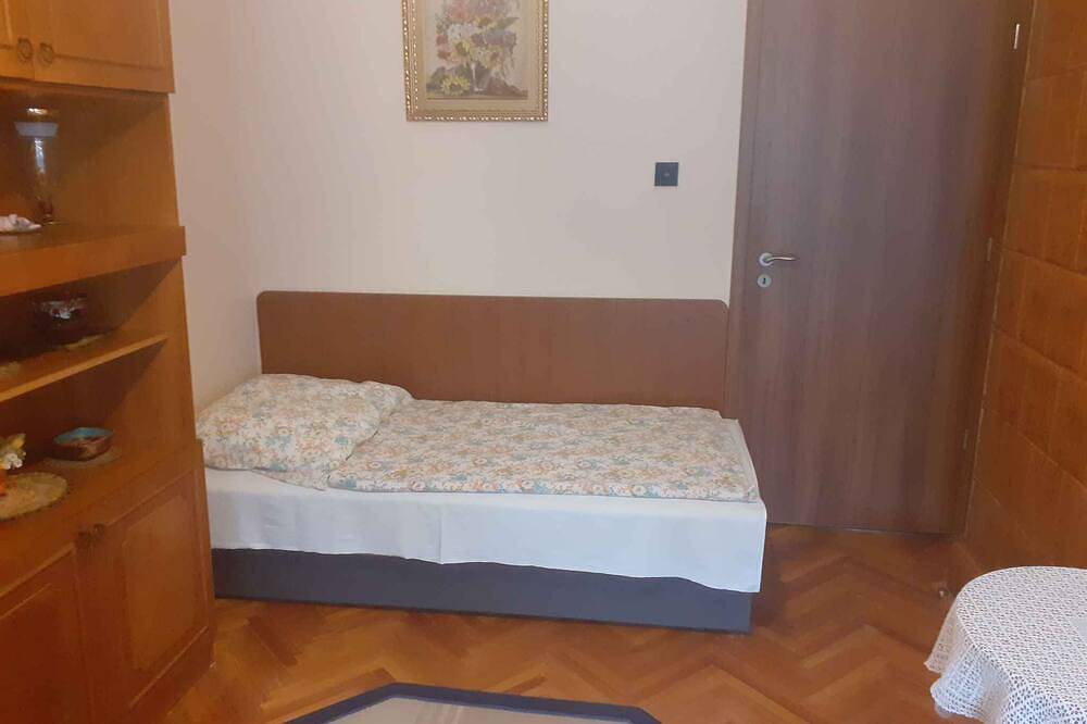 Ganze Wohnung, Ferienwohnung im Stadtzentrum mit Gartenpavilion in Balatonboglar, Plattensee Südufer