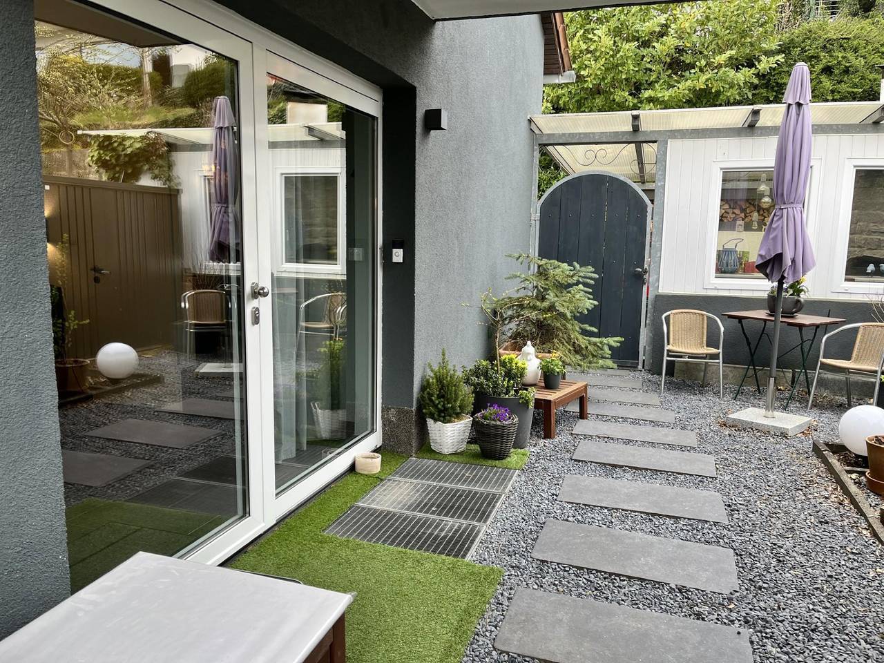 Ganze Ferienwohnung, Appartement/Fewo, Dusche, Wc, Terrasse in Neustadt-Stadtmitte, Neustadt an der Weinstraße