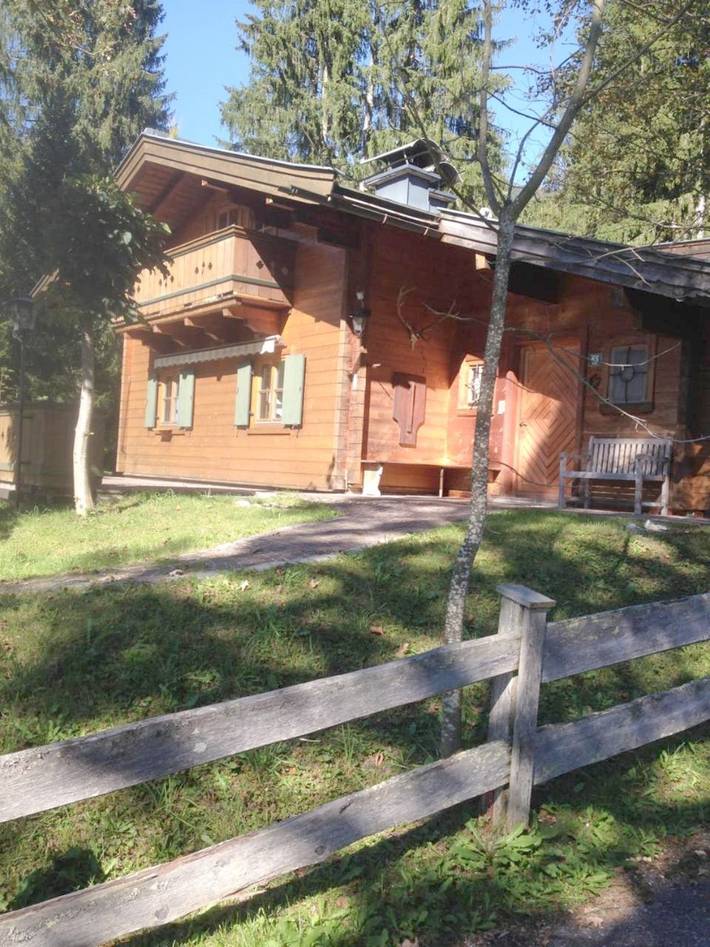 Ferienhaus für 4 Personen, mit Balkon und Terrasse sowie Garten und Sauna in Unken