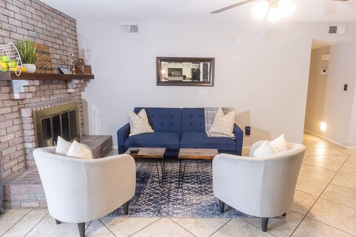 Vacation rental for 8 people, with yard and pool, with pets in Mesa