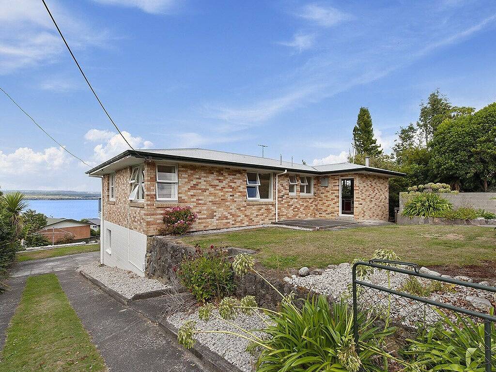 Hohe Lakeviews - Acacia Bay Ferienhaus in Taupo, Taupo District