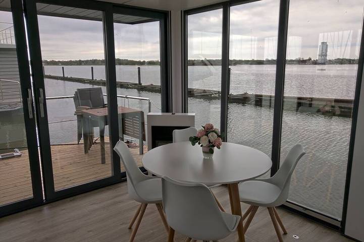Hausboot für 4 Personen, mit Balkon, mit Haustier in Schleswig