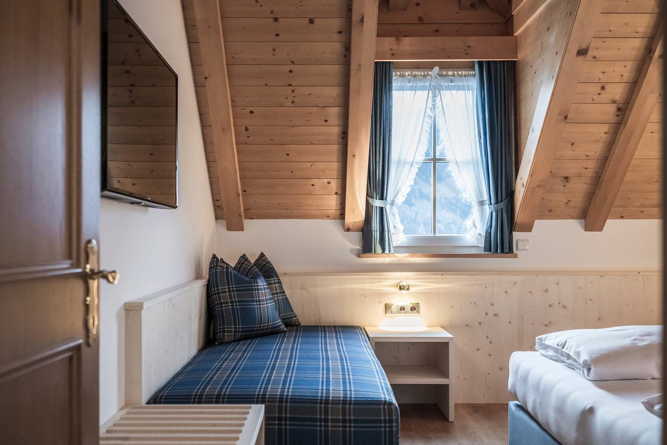 Ganze Wohnung, „Villa Stella Apartment N 62“ mit Bergblick, Wlan, Balkon und Garten in St. Ulrich in Gröden, Dolomiti Superski