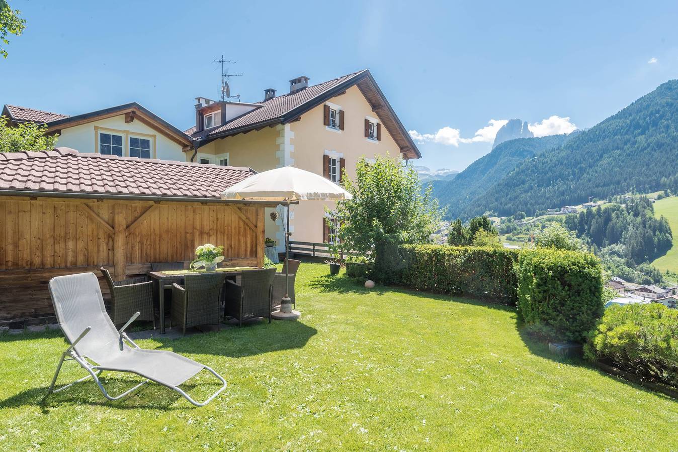 Appartamento intero, Appartamento per vacanze "Christa B2" con Wi-Fi vicino a diverse stazioni sciistiche in Ortisei, Dolomiti Superski