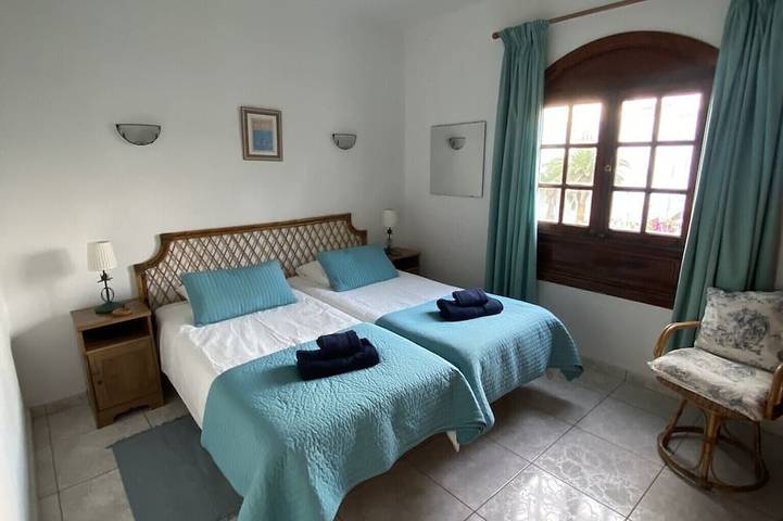 Ganze Wohnung, 2 beheizte Gemeinschaftspools und ein Planschbecken mit Meerblick in Puerto del Carmen, Tías