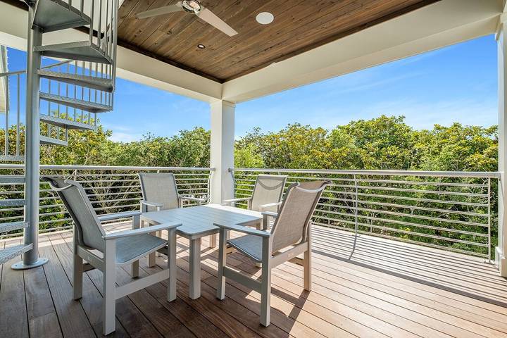 Vacation house for 26 people, with hot tub and balcony in Seagrove Beach