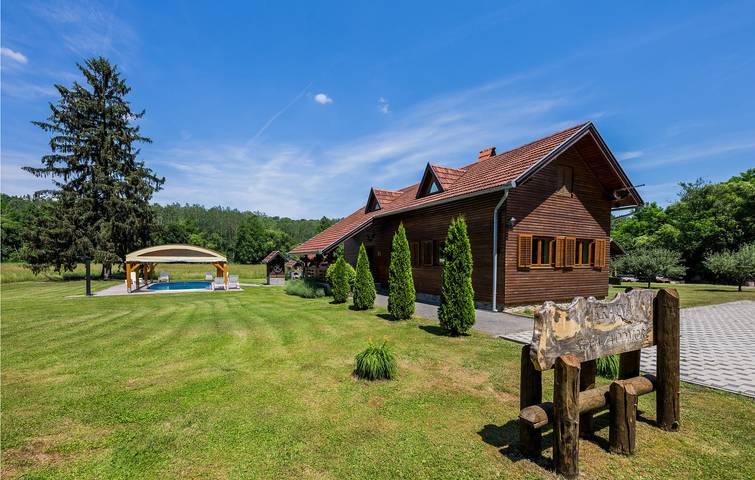 Chalet für 8 Personen, mit Ausblick und Garten sowie Terrasse und Pool, mit Haustier in Kroatien