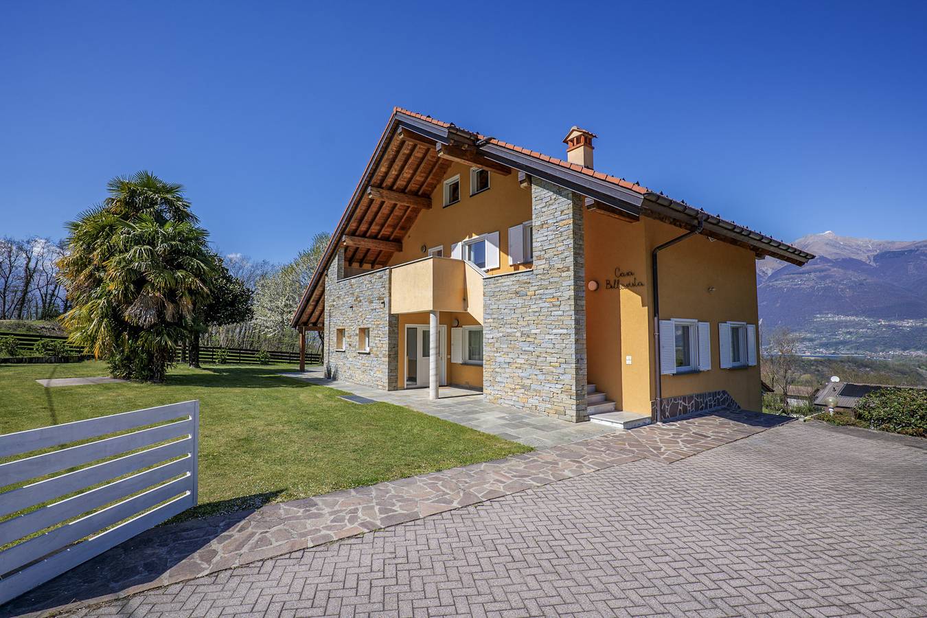 Appartamento intero, Appartamento vacanze per 8 persone con vista lago in Colico, Alpi Orobie Occidentali