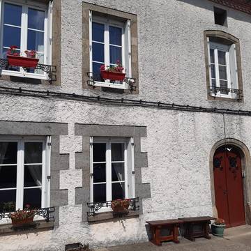 Gîte pour 2 personnes, avec vue et jardin à Le Dorat