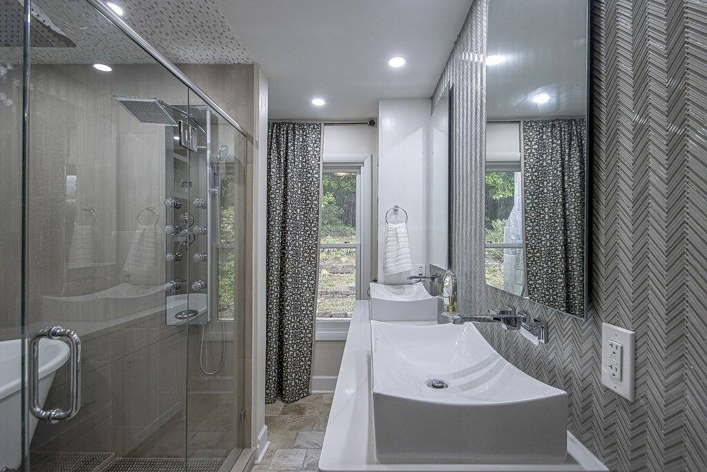 3-bedroom vacation home just 12 minutes from Simmons Bank Arena in Little Rock, Arkansas