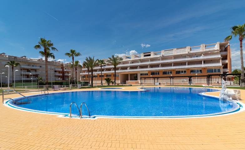 Apartamento para 6 personas, con Terraza además de Jardín y Piscina para niños en Almenara