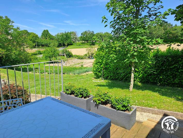 Gîte pour 2 personnes, avec Terrasse et Jardin à Vénès