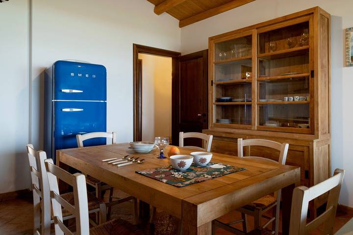 Villa "Ida Isuledda" mit Pool, Garten und Wlan in Lu Miriacheddu, San Teodoro