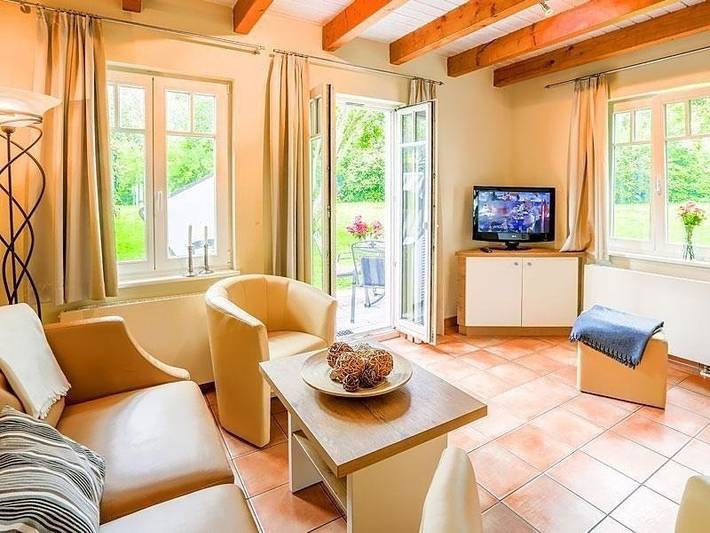 Ferienhaus für 6 Personen, mit Terrasse, mit Haustier im Ostseebad Nienhagen