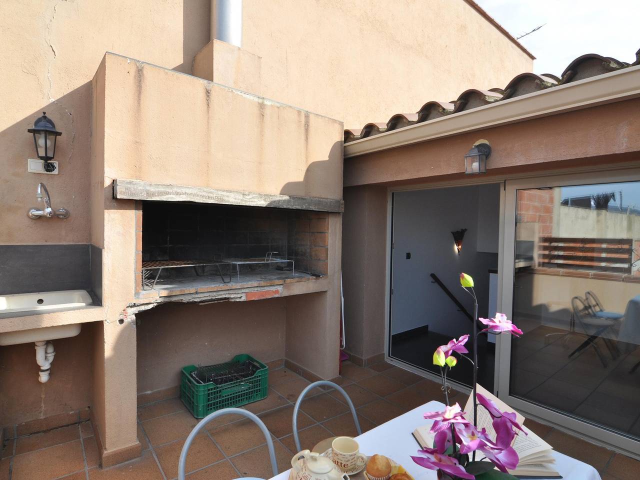 Ganze Wohnung, Geräumige Wohnung in Roses, Costa Brava! 4 Schlafzimmer, Strandnähe, kostenloses Wlan. Jetzt buchen! in Roses Centre, Roses