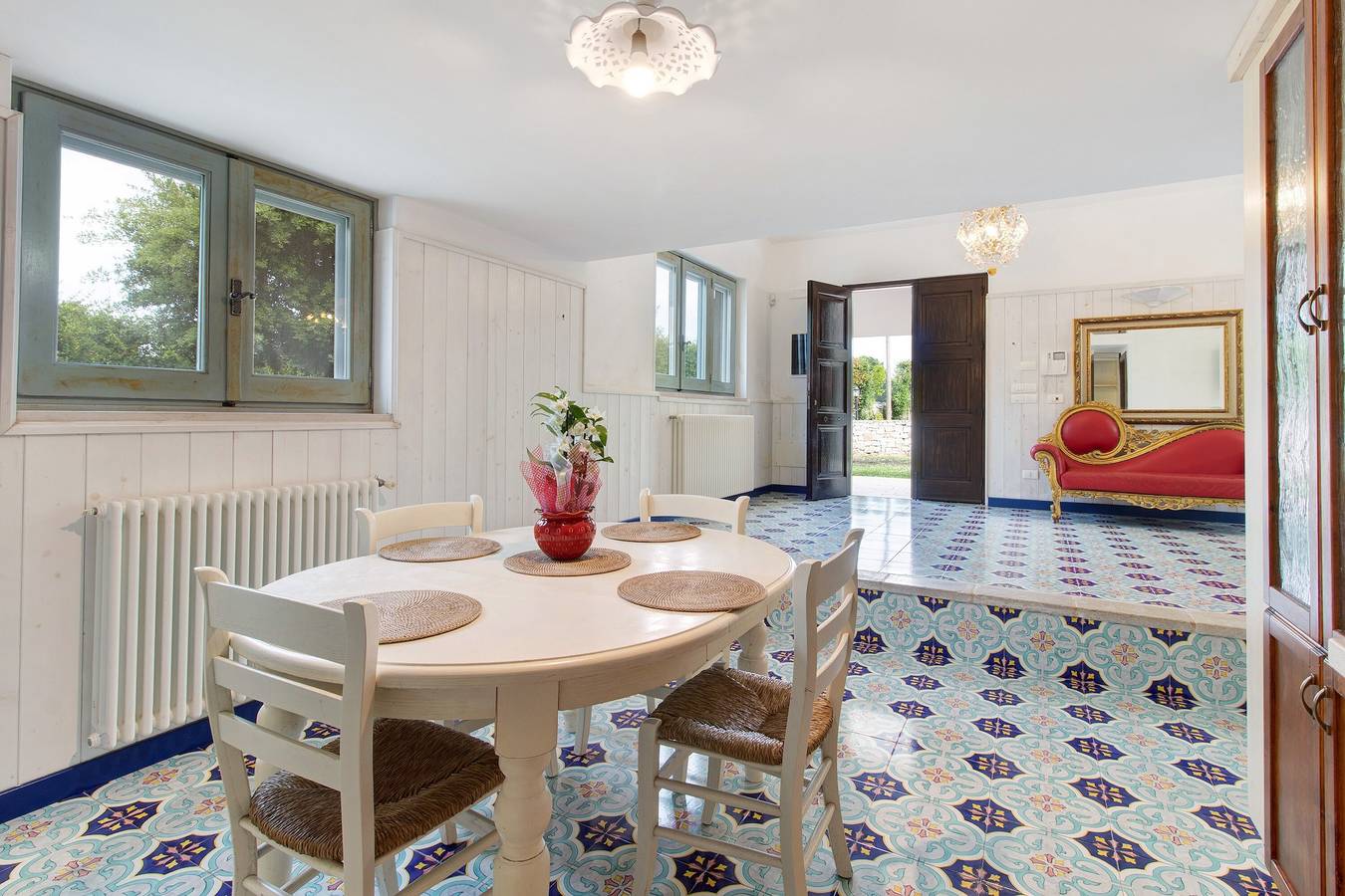 Villa 'La Mansarda di Cecè' con piscina condivisa, Wi-Fi e aria condizionata in Ostuni, Salento