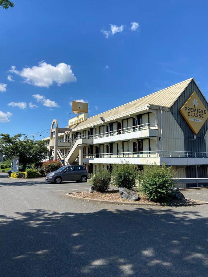 Hôtel pour 3 personnes, avec terrasse, animaux acceptés à Saint-Victor (Allier)