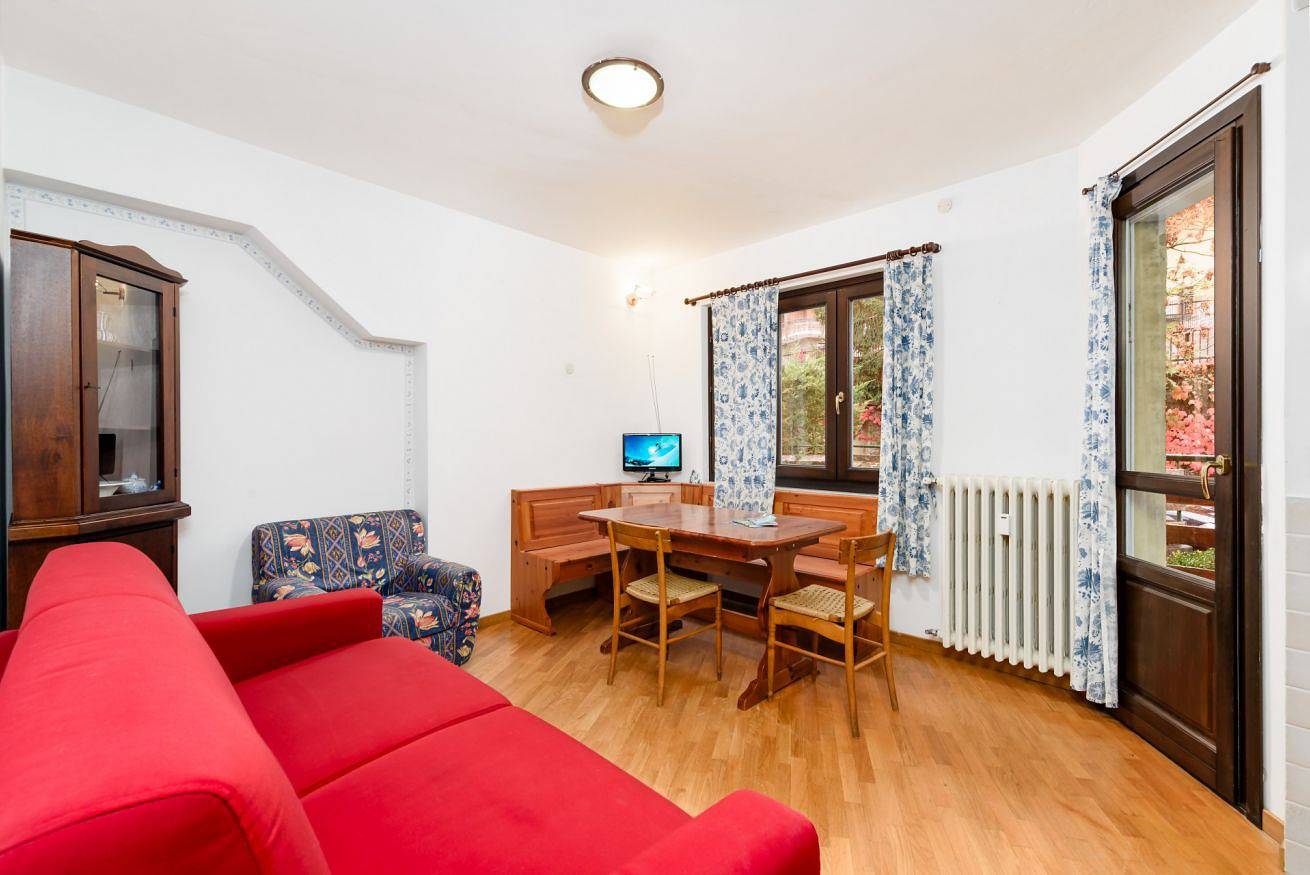 Appartamento intero, Casa Daisy 2 by Rentbeat  in Limone Piemonte, Alpi Liguri