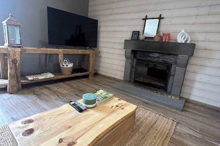 Gîte pour 8 personnes dans Office De Tourisme Du Pays De Murat Sud Auvergne