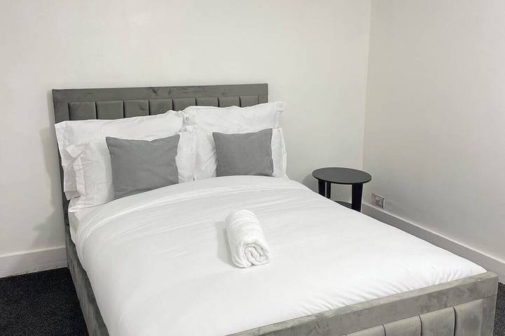 Chatham cosy 3 bedroom with free Wifi & parking in Chatham (Großbritannien), Kent Downs