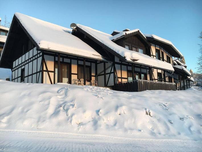 Vakantiehuis voor 6 personen, with zwembad and terras as well as sauna in Winterberg