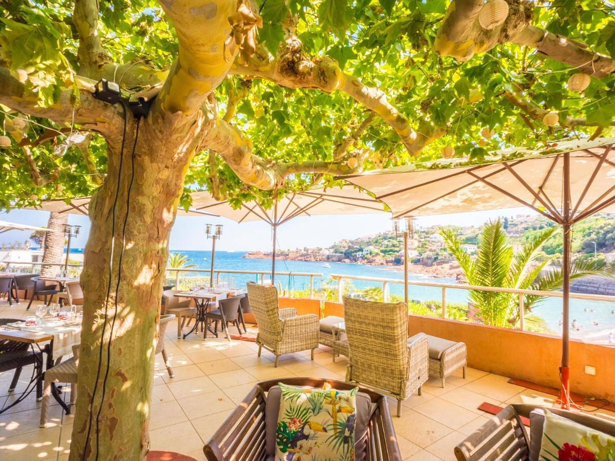 Hôtel et Appart Hôtel Les Flots Bleus in Saint-Raphaël, Massif de l'Esterel