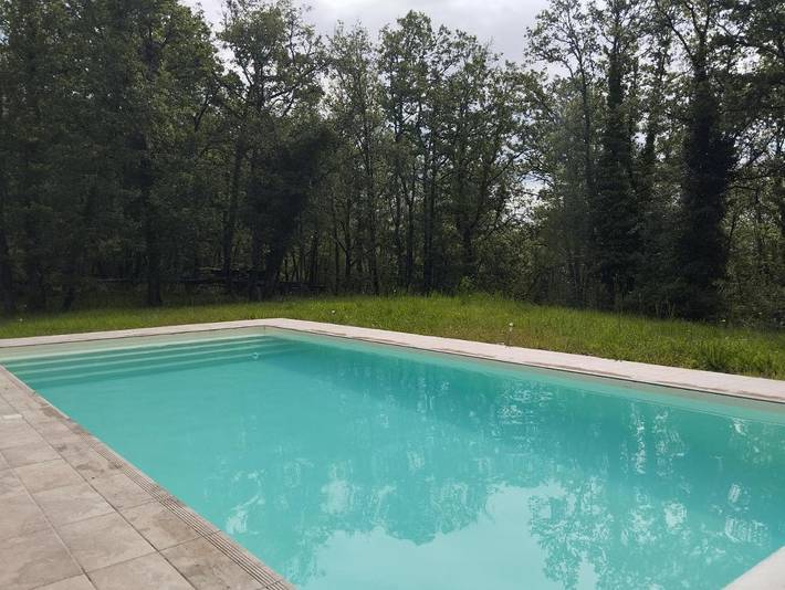 Location de vacances pour 6 personnes, avec piscine ainsi que vue et jardin, animaux acceptés à Peyrillac-et-Millac - 2