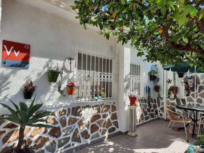 Location de vacances pour 6 personnes, avec terrasse et jardin, adapté aux familles dans Santiago de la Ribera - 4