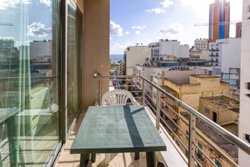 Holiday Rental for 6 People in Paceville, San Giljan, Photo 1